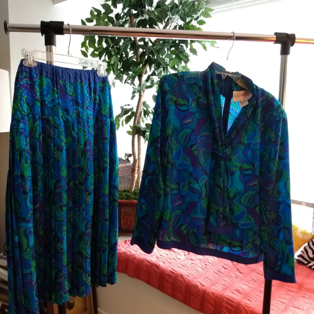 Ladies vintage 2pc suit